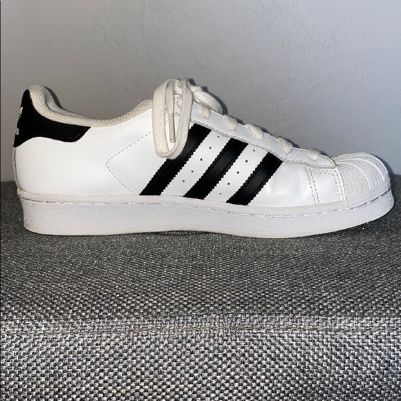 Adidas Superstar shoes - Picture 5 of 11
